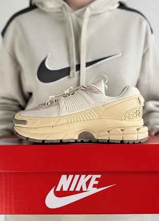 Женские кроссовки nike zoom vomero roam beige