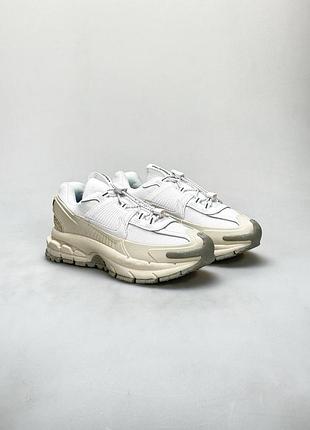 Женские кроссовки nike zoom vomero roam beige white