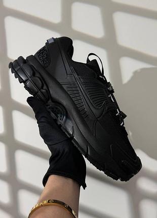 Женские кроссовки nike zoom vomero roam black