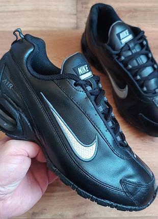 Оригинальные кожаные air nike р39 длина стельки по факту 25.5см