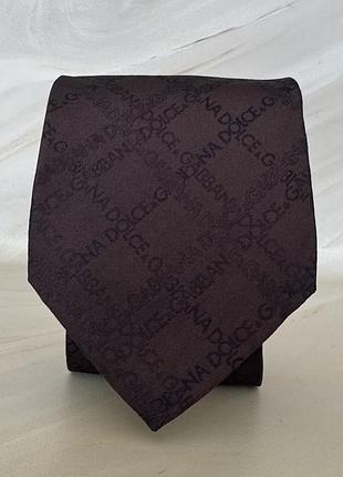 Шовкова краватка dolce & gabbana — all-over logo print / marsala edition