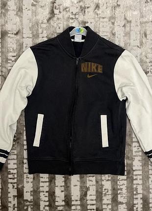 Оригінальна кофта nike розмір s у стильному чорно-білому дизайні.