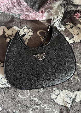 Сумка в стилі prada, чорна, мінімалізм