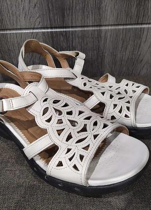 Шкіряні босоніжки clarks 25 см нюанс