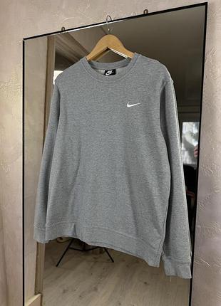 Світшот nike sportswear classic: мінімалізм та преміальний комфорт