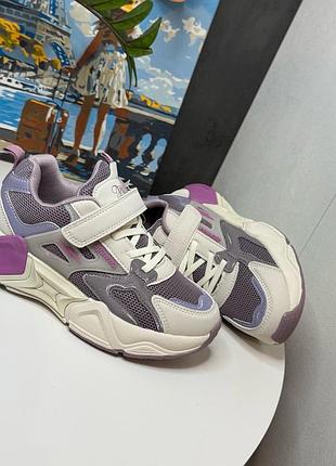 Кроссовки для девочки очень крутые