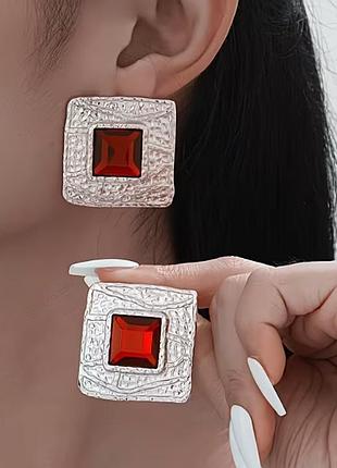 Серьги бижутерия акцентные красные квадраты
