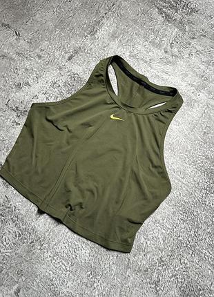 Жіночий спортивний топ nike