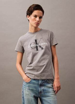 Жіноча сіра футболка calvin klein в розмірі м оригінал