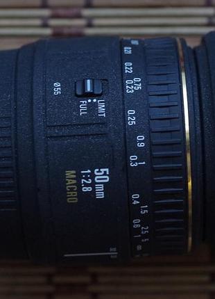 Макро объектив sigma 2.8 50 mm для minolta a / sony a + бленда и крышки