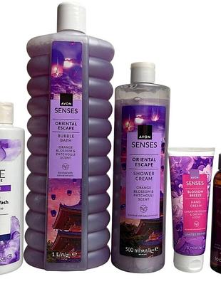 Жіночий spa набір avon 5в1: інтимний гель 250 мл, піна для ванни 1000 мл, гель для душу 500 мл, крем для рук 75 мл