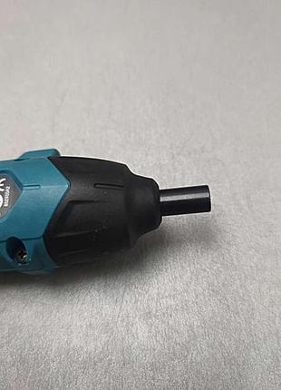 Б/у makita df001d 9