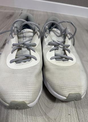 Кросівки    👟 2