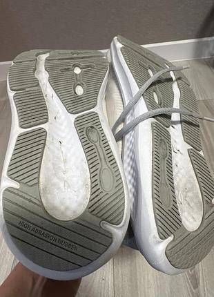Кросівки    👟 6