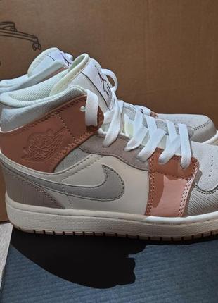 Шикарні жіночі кросівки nike haddad 9a1566 393 air jordan Houndstooth jumpman air trucker hat black blue halloween