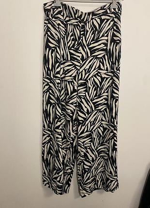 Легкие летние брюки палаццо new look 52-54 р