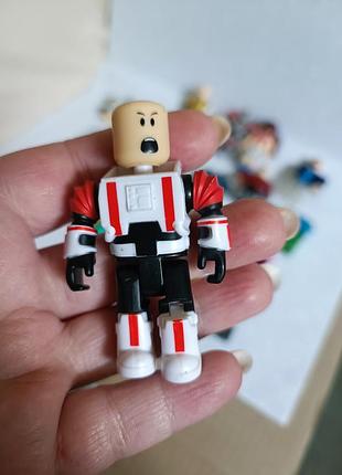 Оригинальные фигурки из игры роблокс. 5