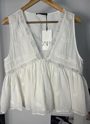 Zara топ з мереживом та вишивкою