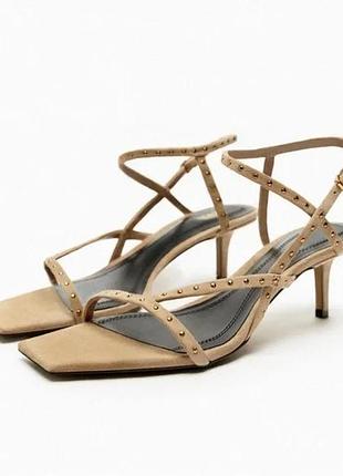 Классные бежевые с заклепками удобные кожаные босоножки zara
🌞🌞🌞🌞🌞🌞🌞🌞🌞🌞🌞