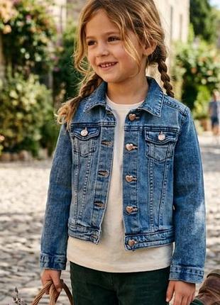 Джинсовая куртка на девочку на кнопках в виде сердечек h&m 5-6 лет