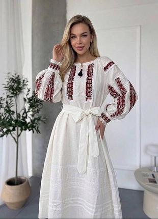 Вишукана ніжна сукня з українськими мотивами