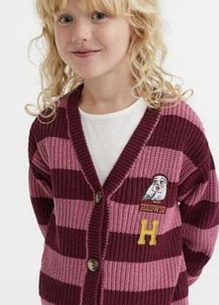 Детский вязаный кардиган с вышивкой hedwig из 
коллекции harry potter xh,&m.