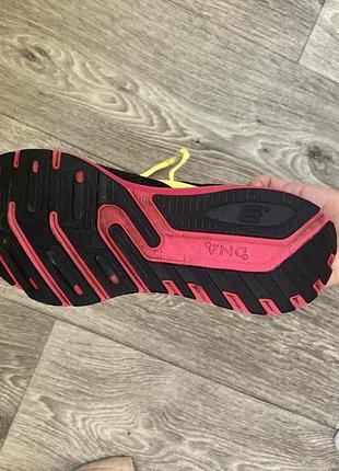 Кросівки brooks launch 9 3