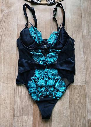 Эффектный боди с кружевом ann summers