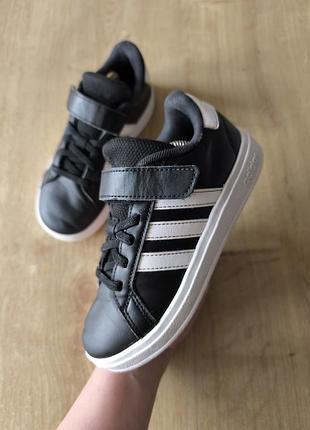 Крутые детские кроссовки adidas, оригинал, модель 2024 года, р.30,5.