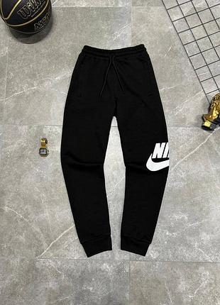 Спортивные штаны nike