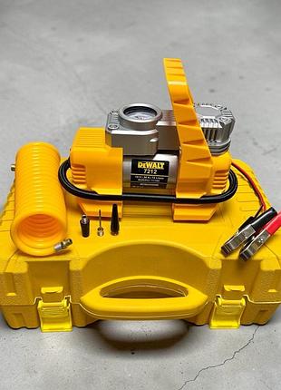 Воздушный однопоршневой автомобильный компрессор dewalt 7212 36 л/мин 12v, 30a с набором инструментов + кейс