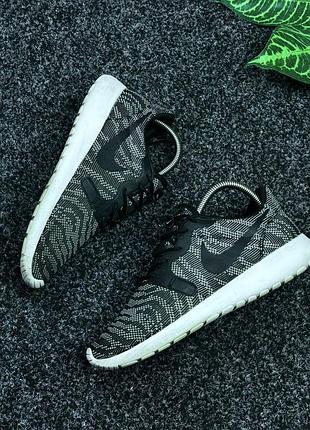 Кросівки nike roshe run розмір 40 25,5 сантиметрів
