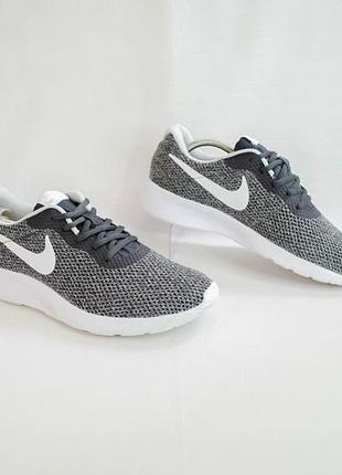Nike tanjun se кроссовки для бега оригинал! размер 41 26,5 см