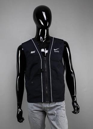 Стильная легкая жилетка nike woven vest.нейлоновая безрукавка