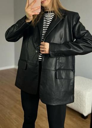 Пиджак из эко кожи от zara