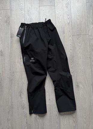 Чоловічі штани arc’teryx чорного кольору