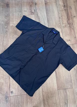 Нова чорна чоловіча сорочка з коротким рукавом в розмірі s/m та l-xl