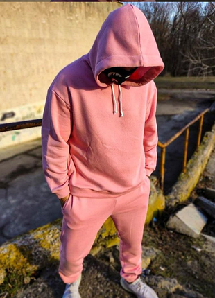 Мужской спортивный костюм
