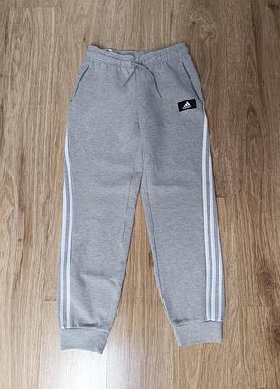 Спортивные штаны adidas
