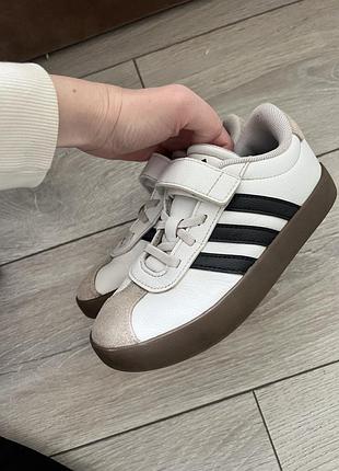 Кросівки adidas