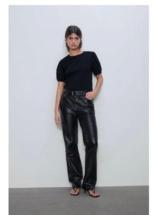 Футболка зара zara чорного кольору для пані жіночці