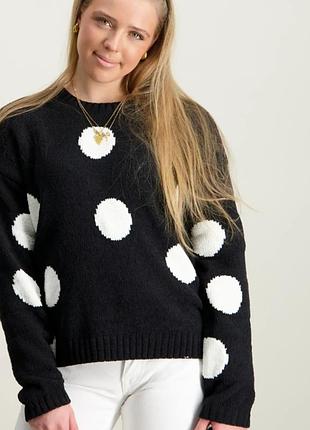 Акцентный мягкий велюровый свитер polka dot