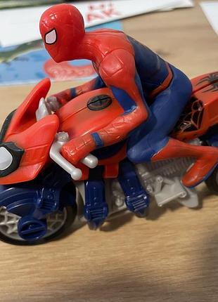 Kinder surprise maxi spider-man 2026, кіндер сюрприз людина павук на мотоциклі