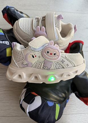 Стильные кроссовки tom.m с led-подсветкой из лабуба!