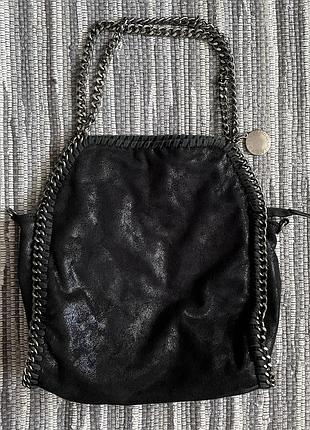 Сумка в стиле stella mccartney falabella черного цвета с цепями