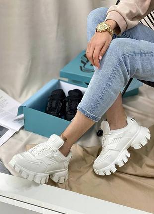 Кроссовки женские prada на рыхленой платформе из белого текстиля с резиновыми накладками 3d эффект