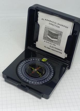 Компас у коробочці.