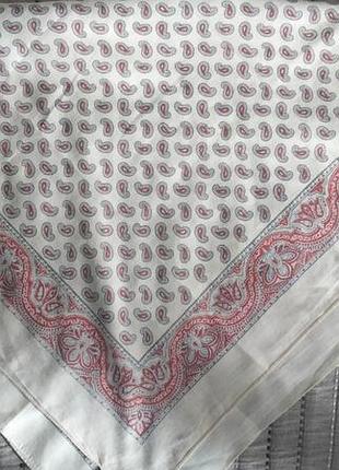 Швейцарська вінтажна хустка blumer — 100% бавовна, hand printed молочного кольору 68*68