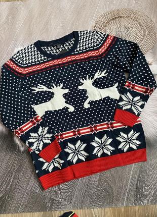 Жіночий новорічний теплий светр