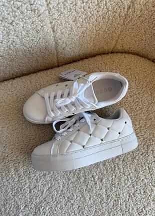 Кеди guess